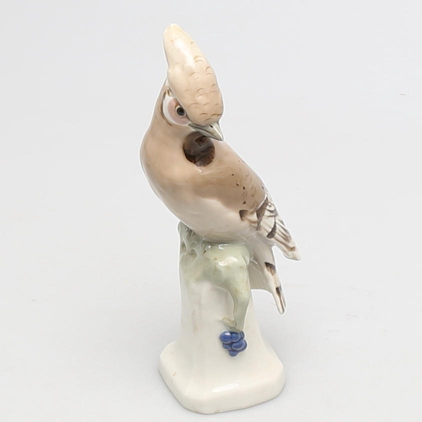 FIGURIN i porslin, Fågel, Royal Dux, Tjeckoslovakien, 1900-talets första hälft.