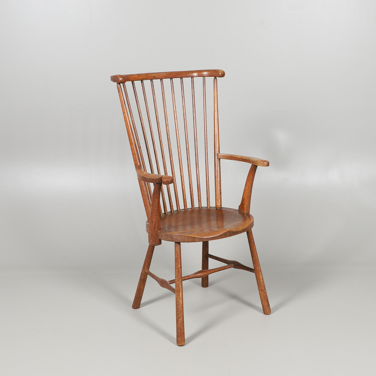 EN 1920'ER EG STIK RYGALBUESTOL.