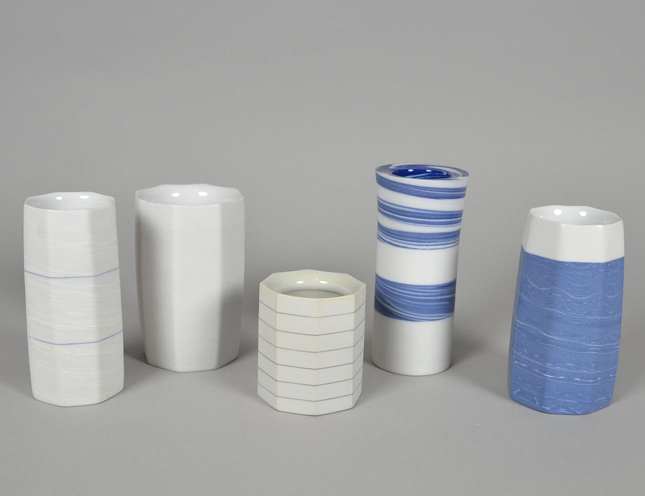 KAP SUN HWANG. Konvolut Keramik.