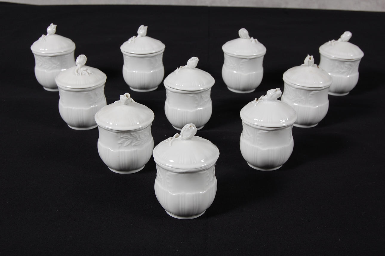 CREMEKOPPAR, 10 st,Royal Copenhagen, stämpel år 1905, proveniens Krapperups slott.