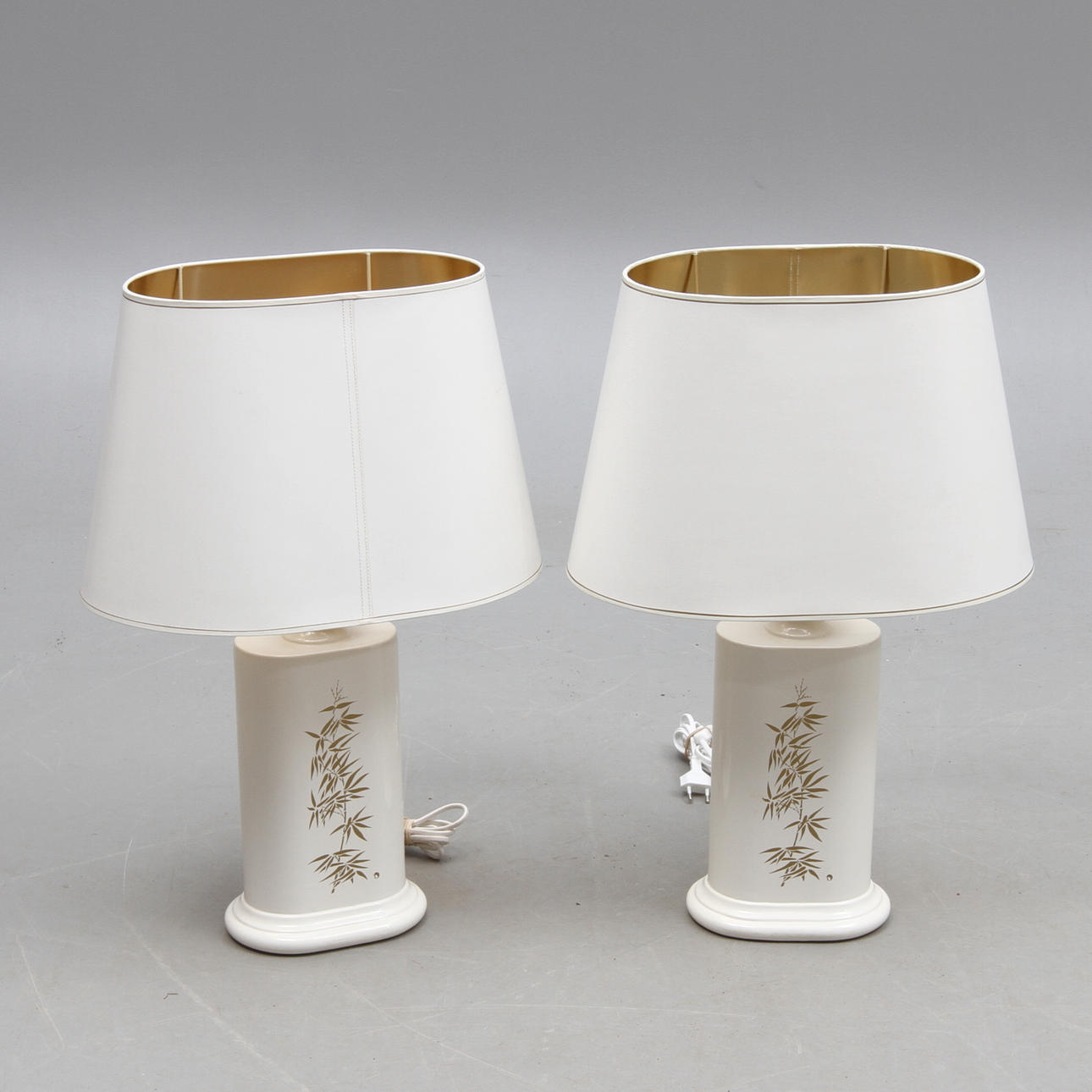 BORDSLAMPOR, ett par, porslin, "Saporo", Le Daphné, 1980-tal.