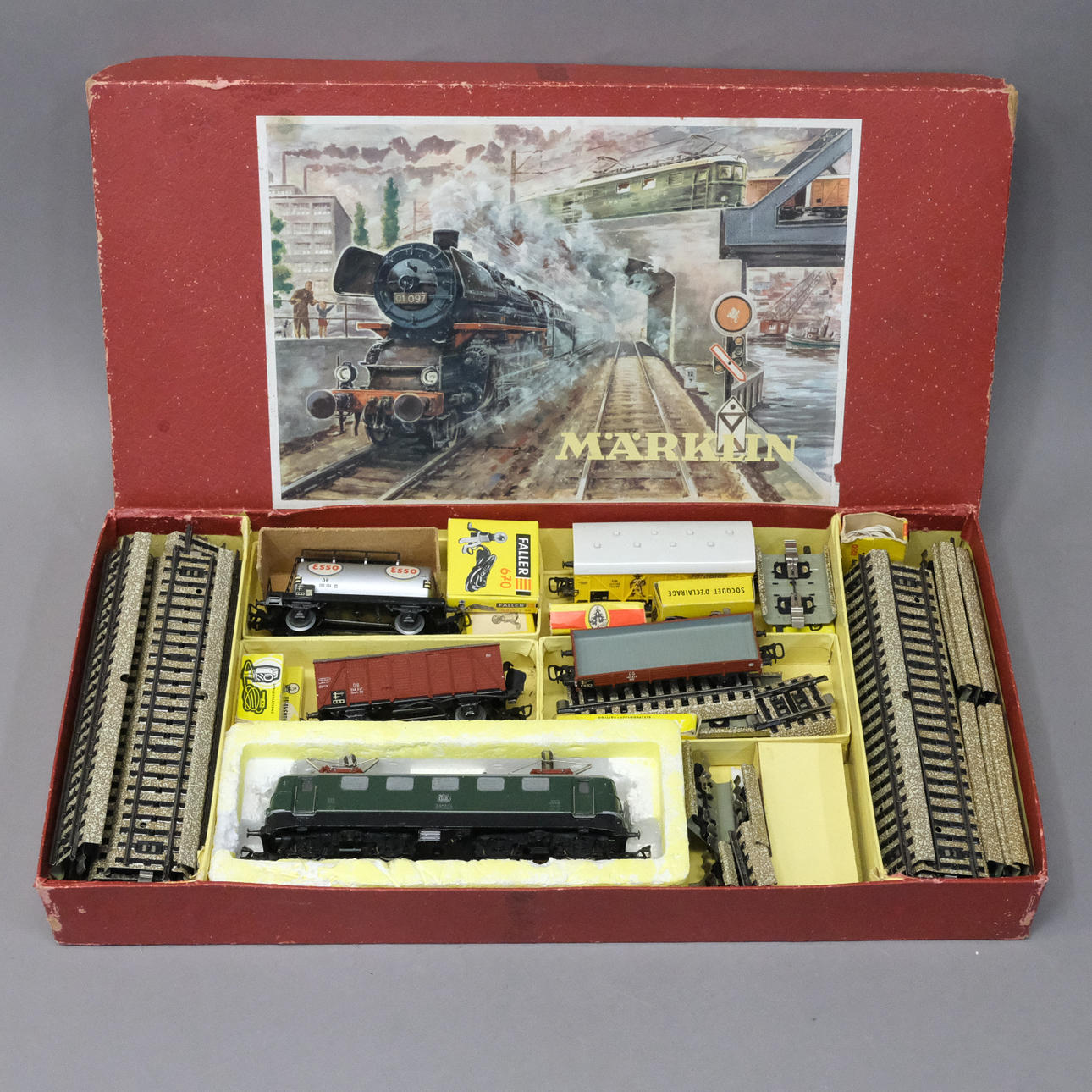 MÄRKLIN TRAIN SET.