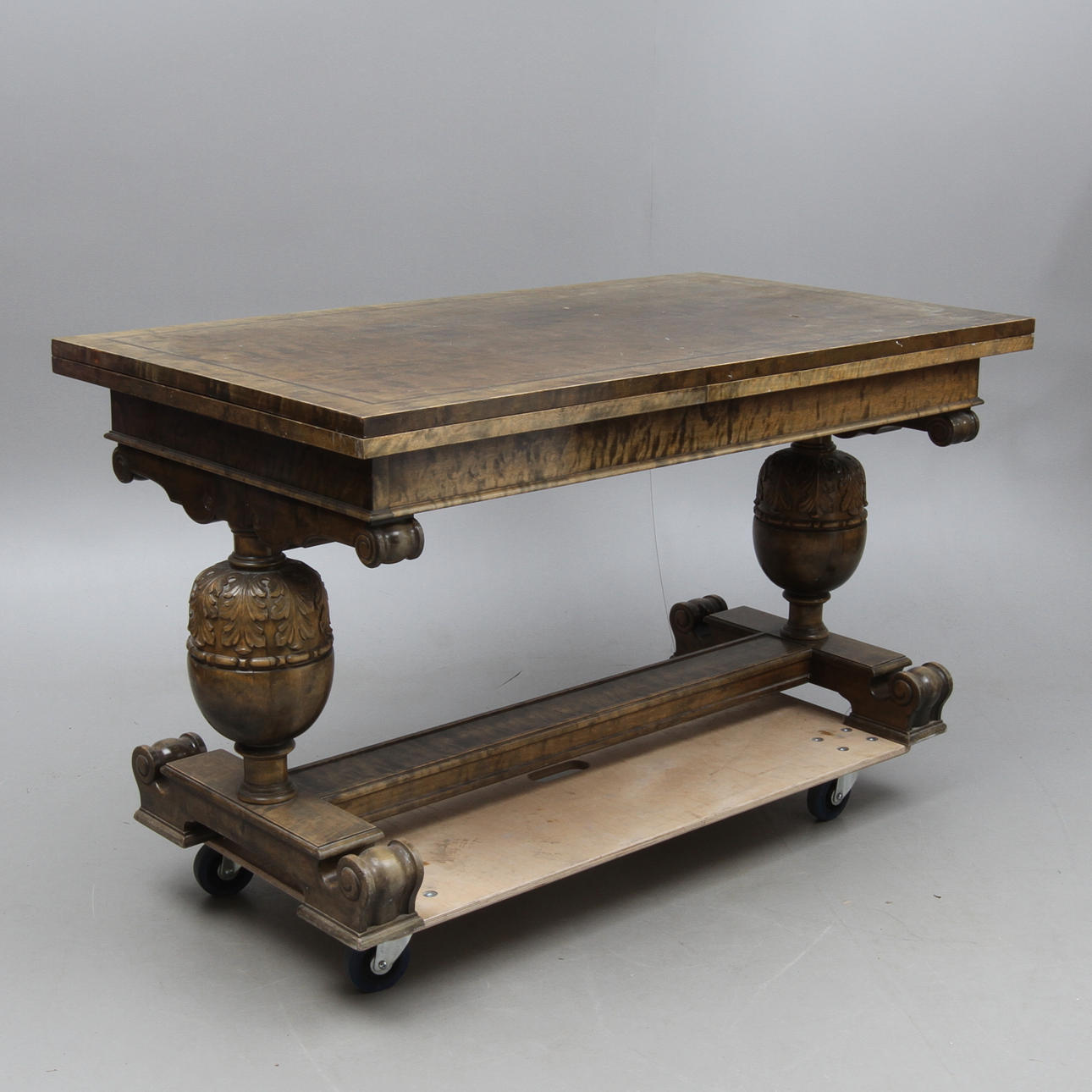 MATSALSBORD, barockstil, 1900-talets första hälft.