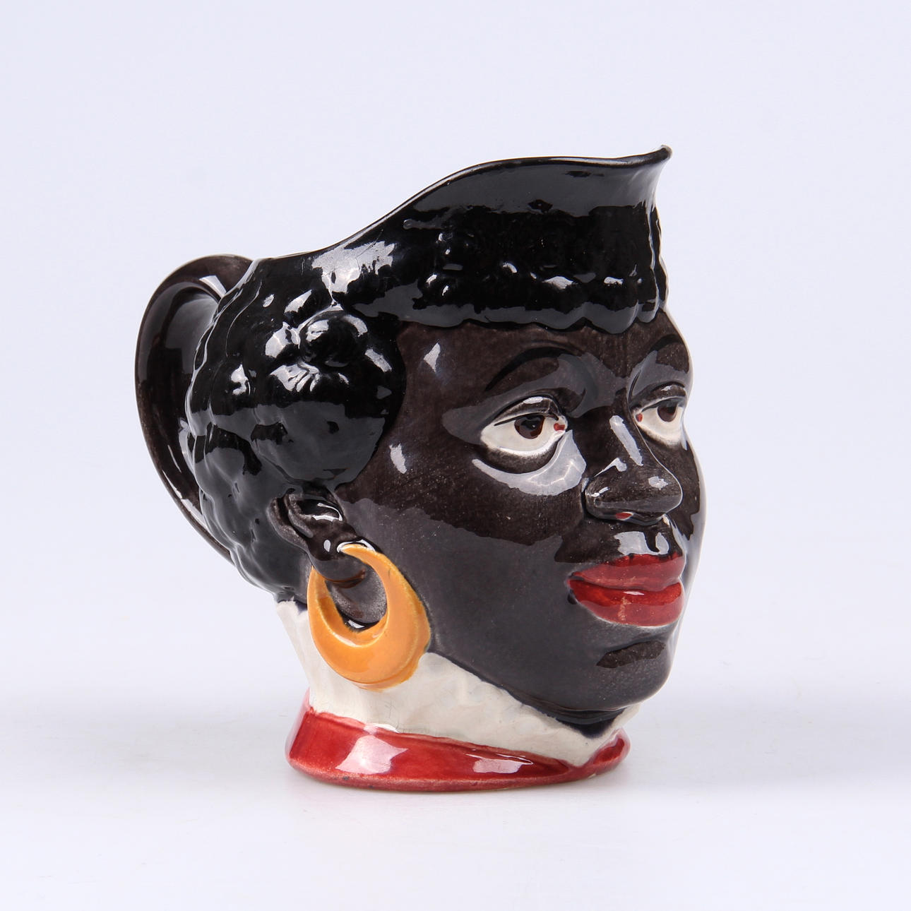 TILLBRINGARE, porslin, Sarreguemines, omkring sekelkiftet 1900.