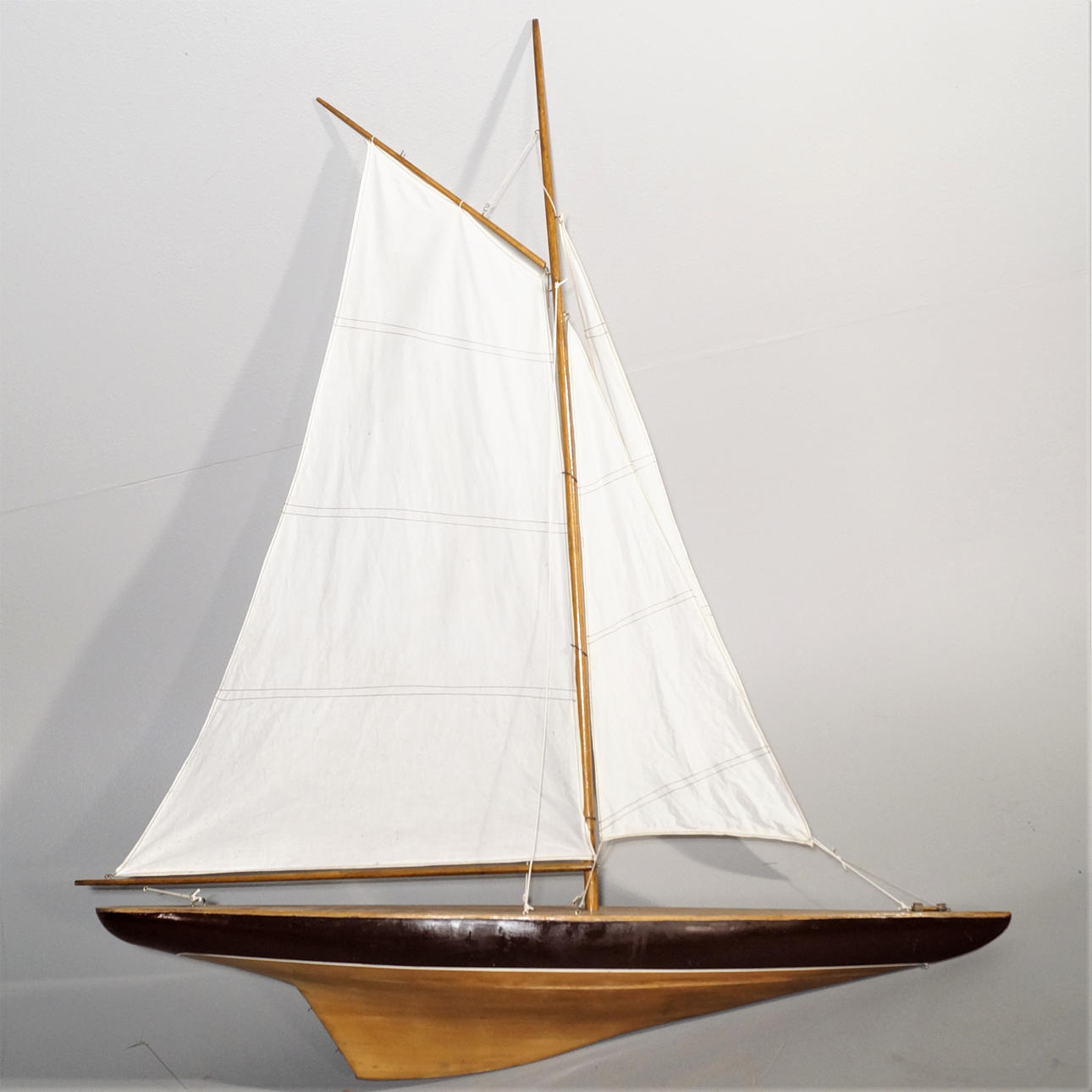 MODELO DE BARCO, velero, caoba.