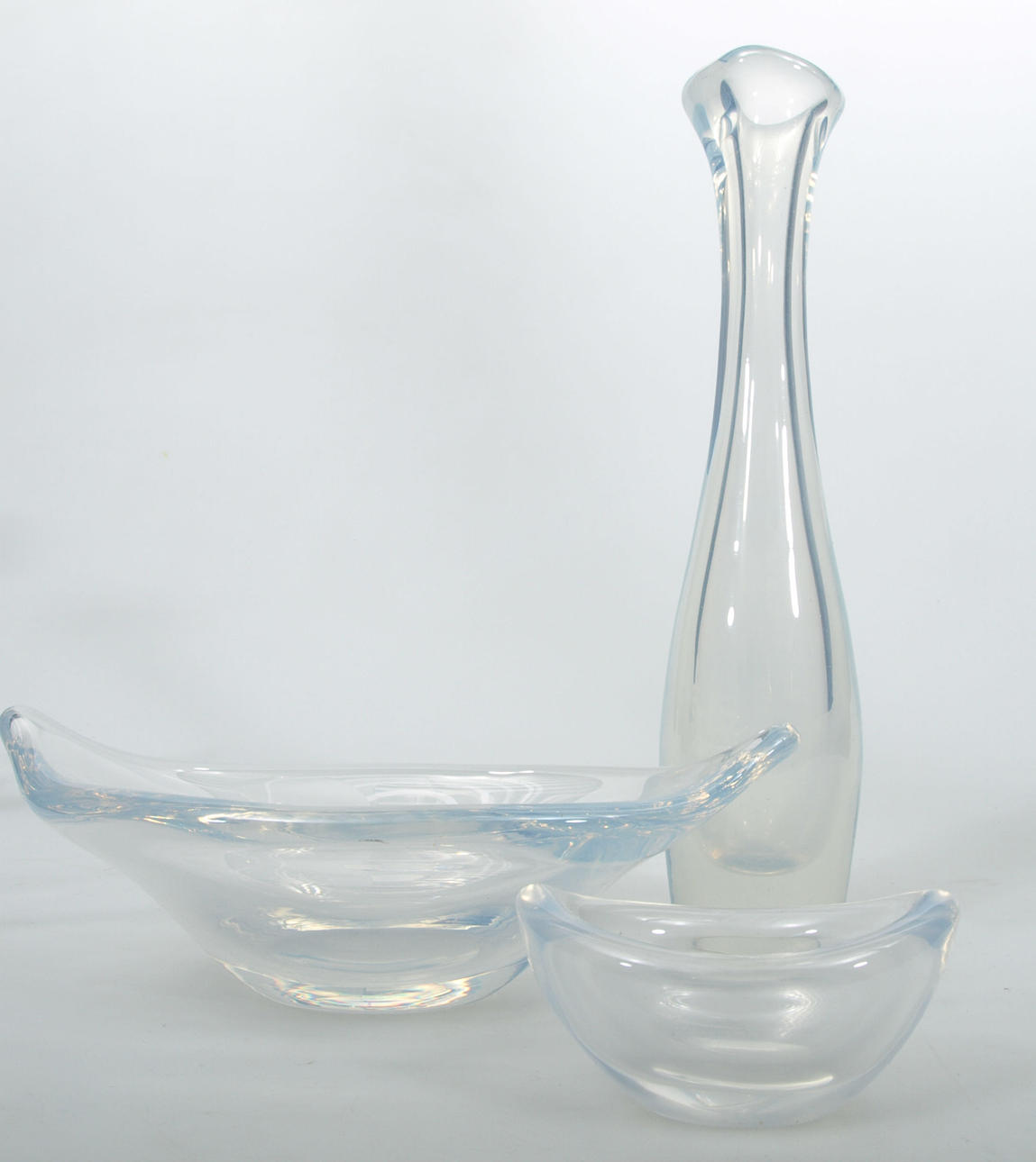 SVEN PALMQVIST. Glasföremål, 3 stycken, Orrefors, en del signerad.