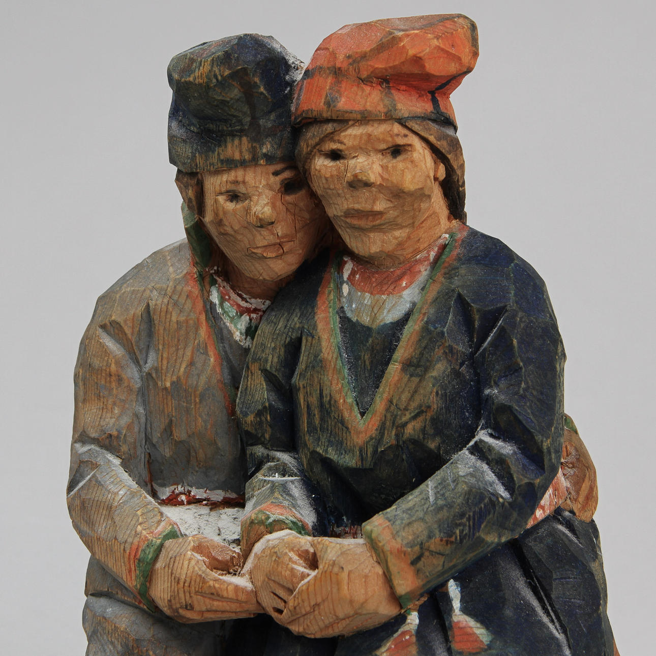 TORBORG  KARLSSON  LINDBERG. Figurin, trä, signerad.