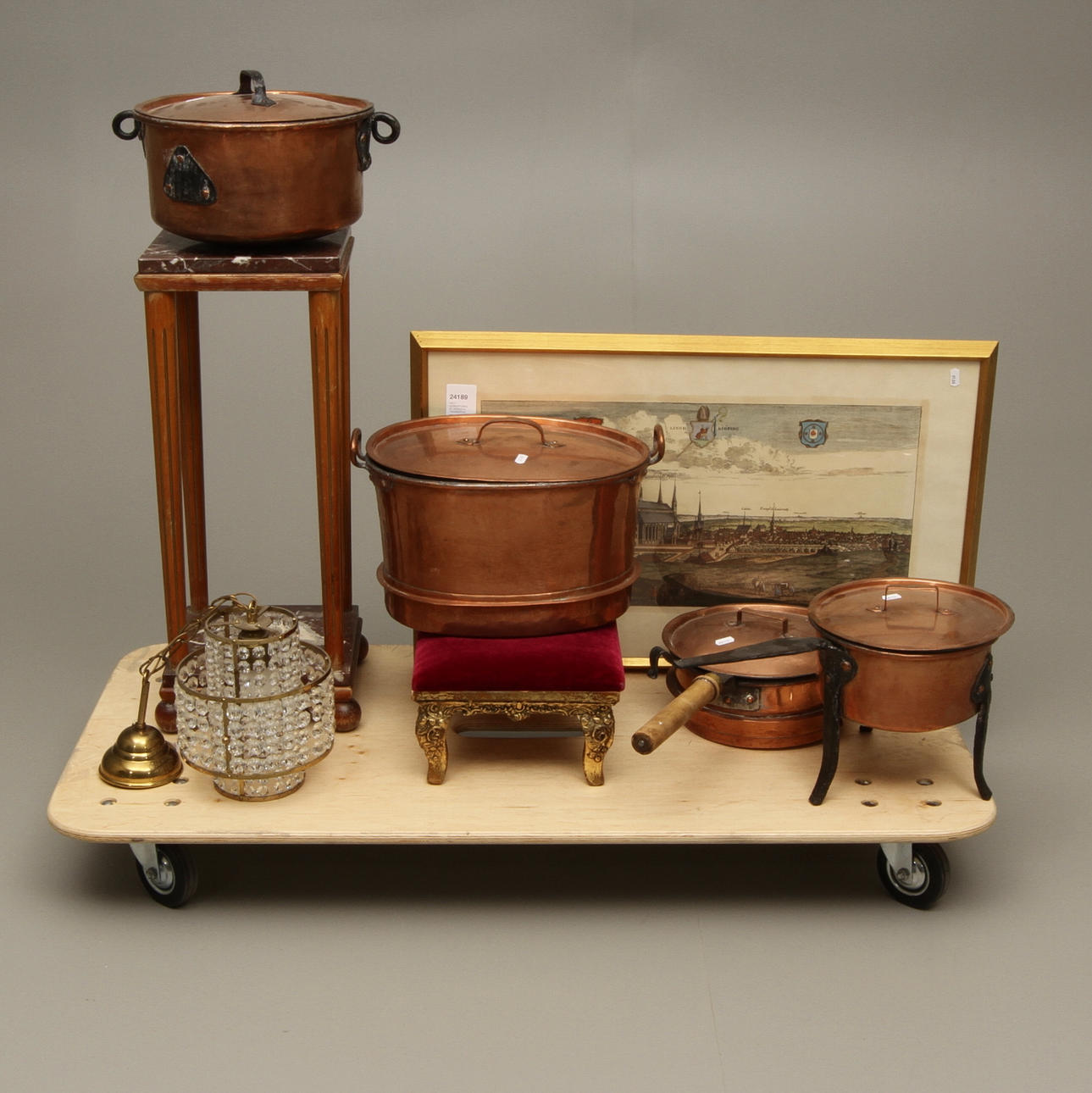 PARTI KOPPARFÖREMÅL, PIEDESTAL, TAKARMATUR mm.