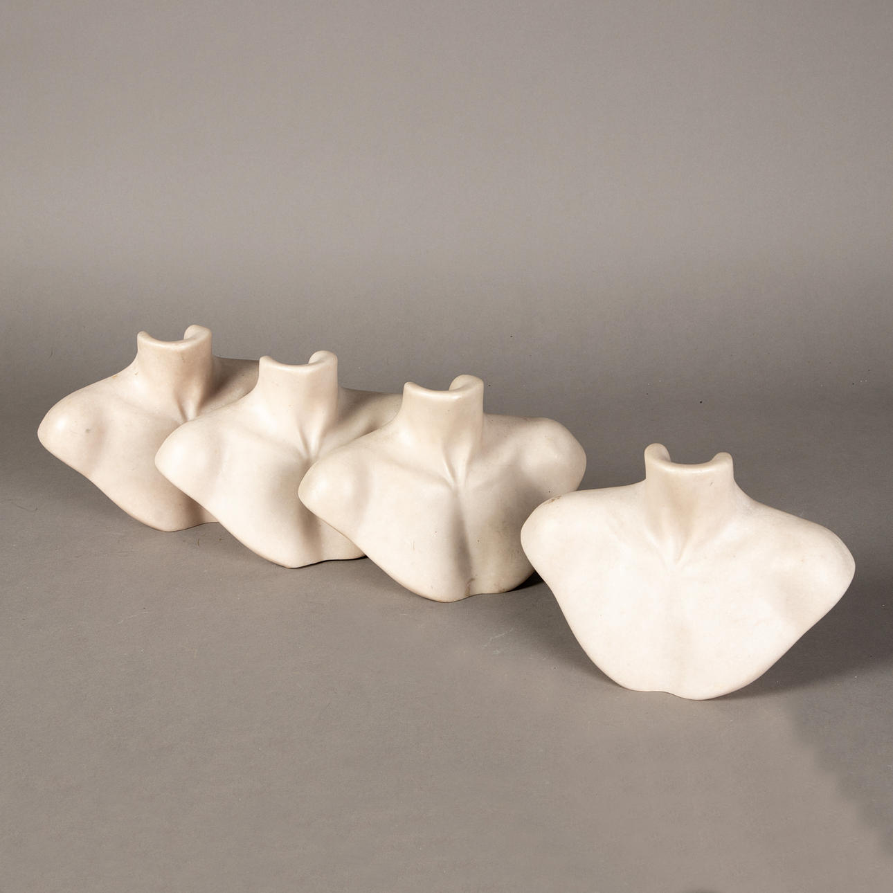 4 Schmuckbüsten / Schmuckhalter für Colliers.