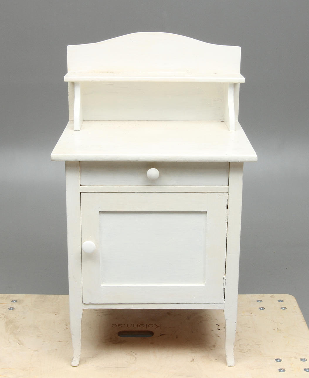 KOMMOD, jugend, 1900-tal.