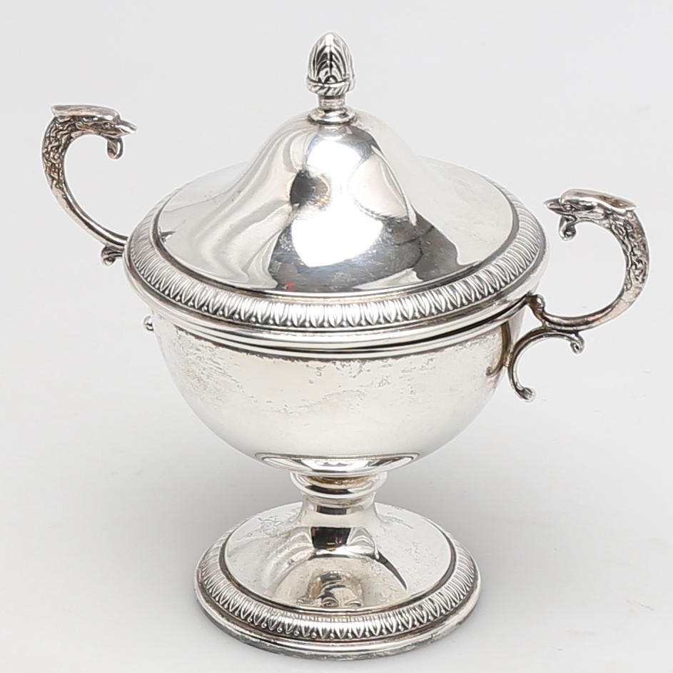 STRÖSOCKERSKÅL med lock i silver, Finland.