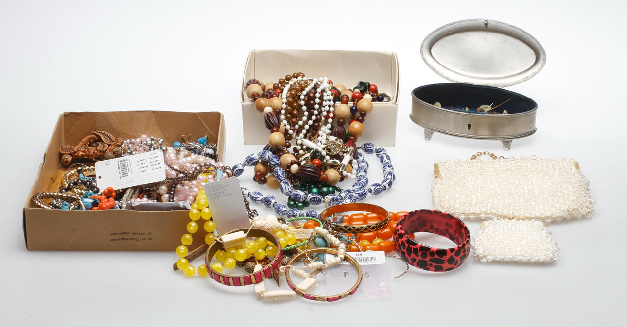 BIJOUTERIER, 1900-2000-tal.