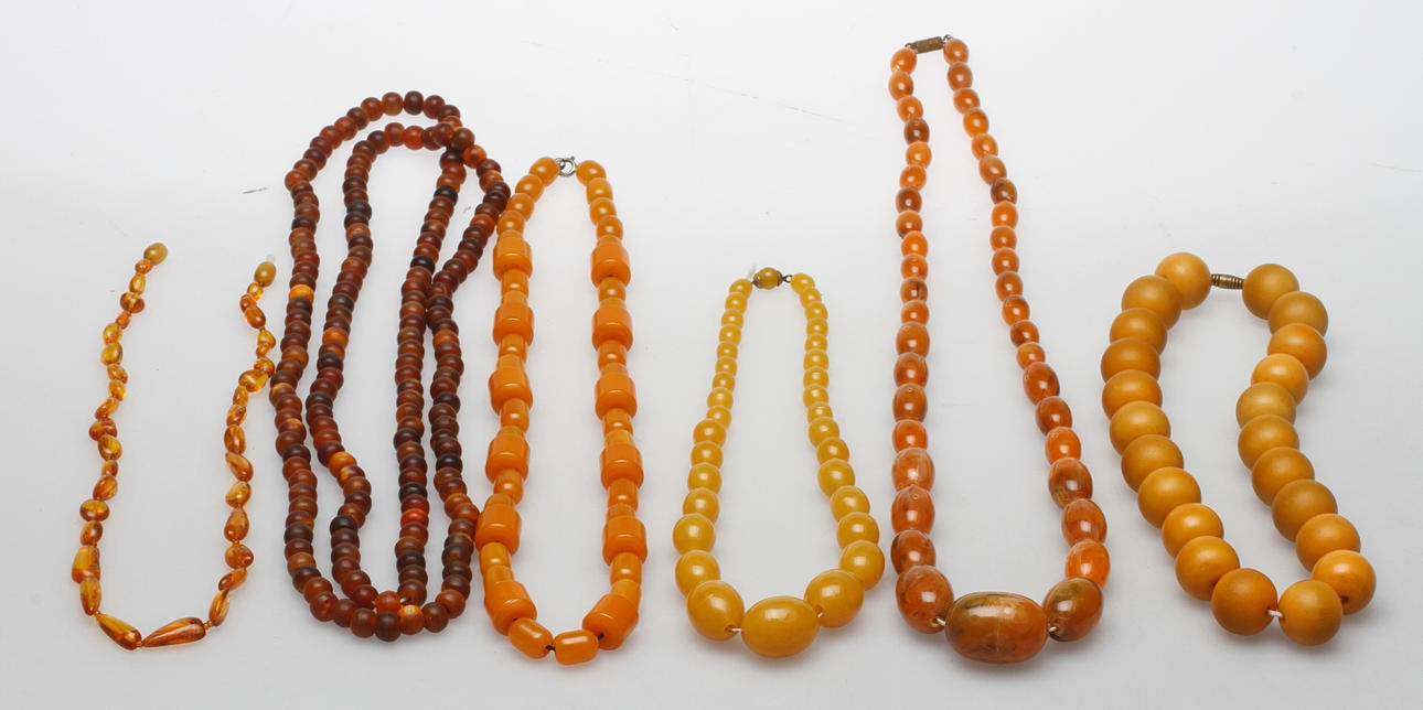 COLLIER, 6 st, bärnstensimitation.