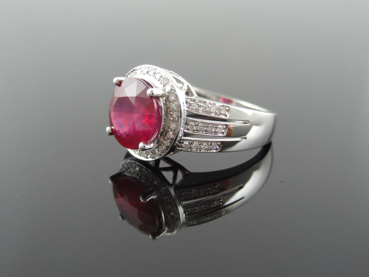 RUBIN, DIAMANTRING 2,96ct.