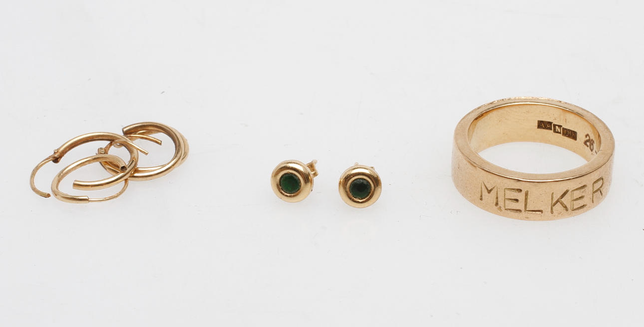 GULDSMYKKER, 18k guld, vægt ca. 12 gr.