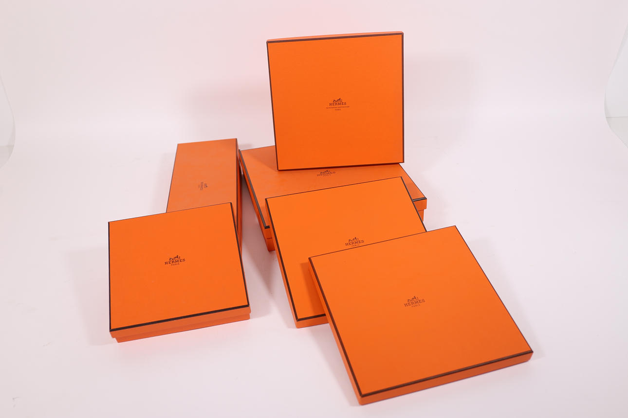 7 LÅDOR MED HERMES.