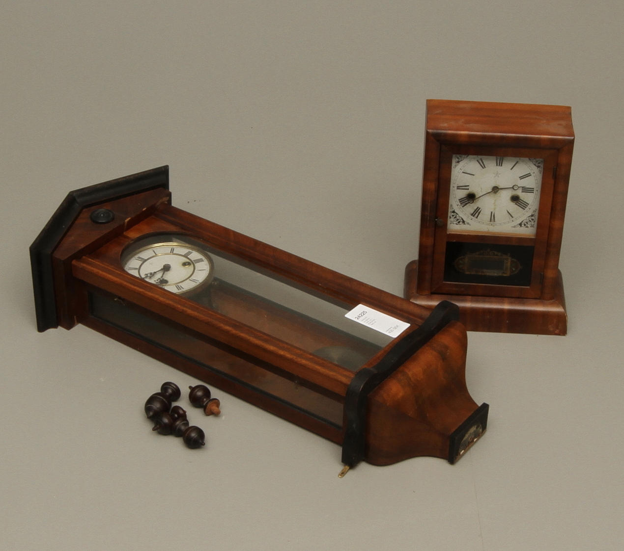 VÄGGUR, Junghans, 1800-tal + BORDSUR, 1800-tal.