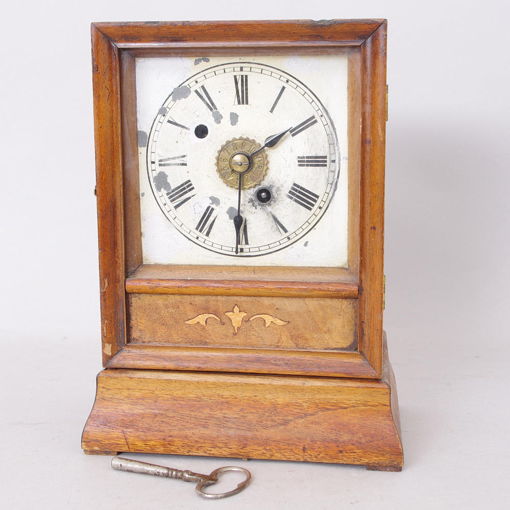 BORDSUR, valnöt, sekelskiftet 1800/1900.