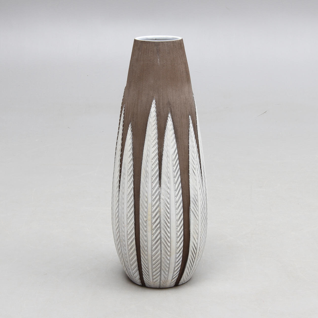 GOLVVAS, keramik, "Paprika" nr 1081 Anna-Lisa Thomson, Upsala-Ekeby.