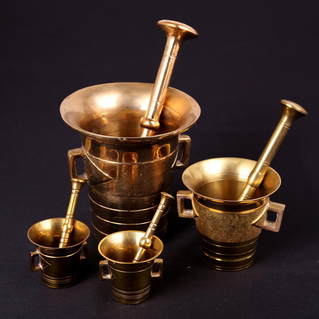 MORTLAR, 4 st, malm/mässing bl a Skultuna.