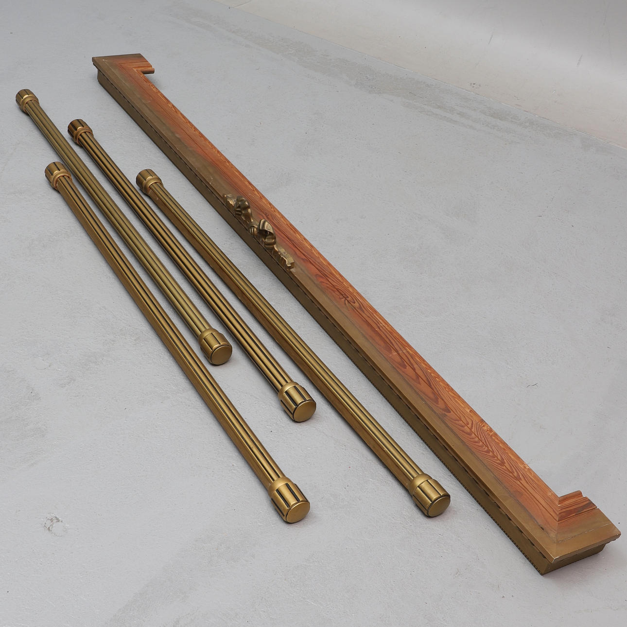 GARDINSTÄNGER/KORNISCH, 5 st. 1900-talets andra hälft.