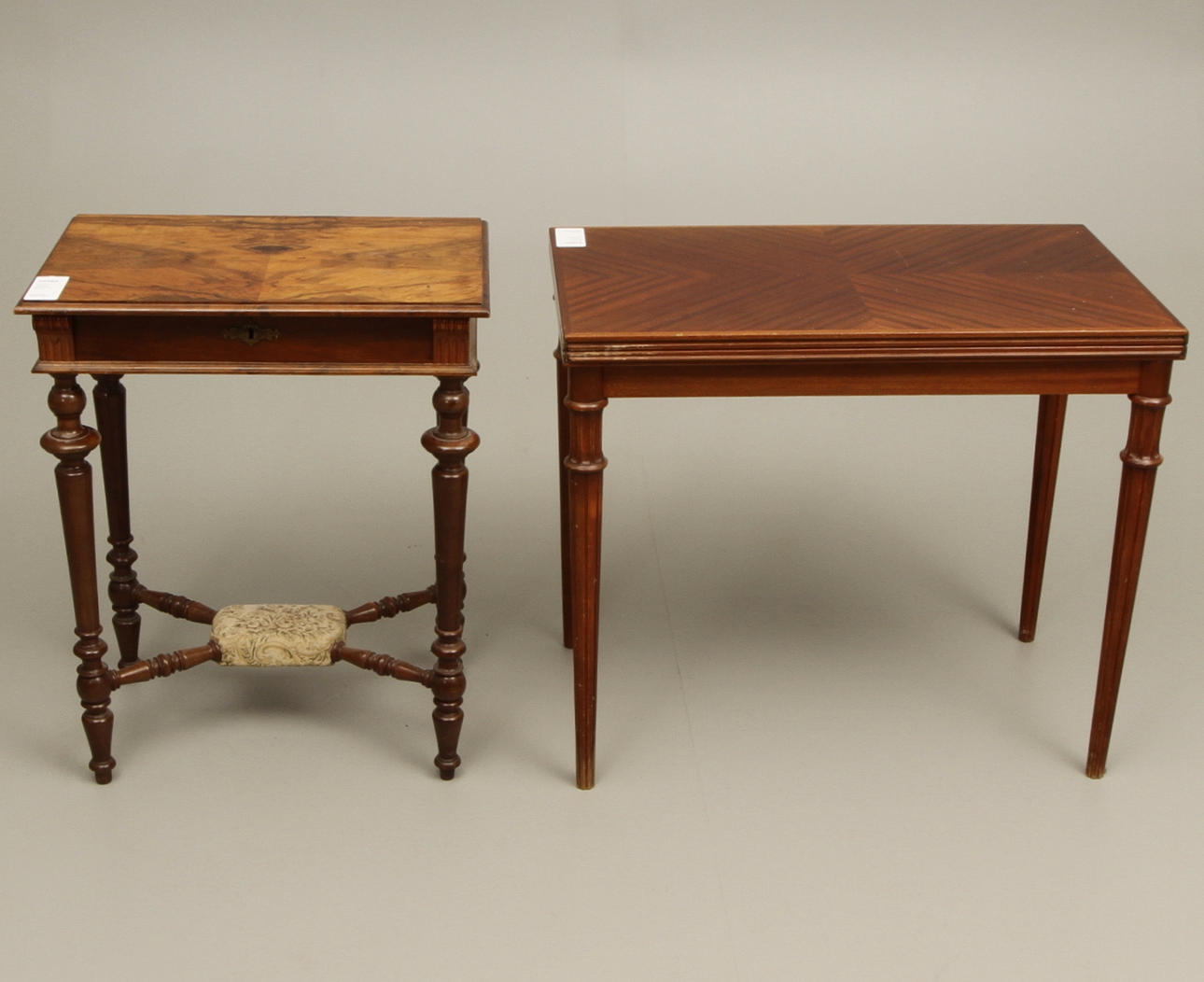 SYBORD, nyrenässans, ca 1900 samt SPELBORD, gustaviansk stil, 1900-tal.