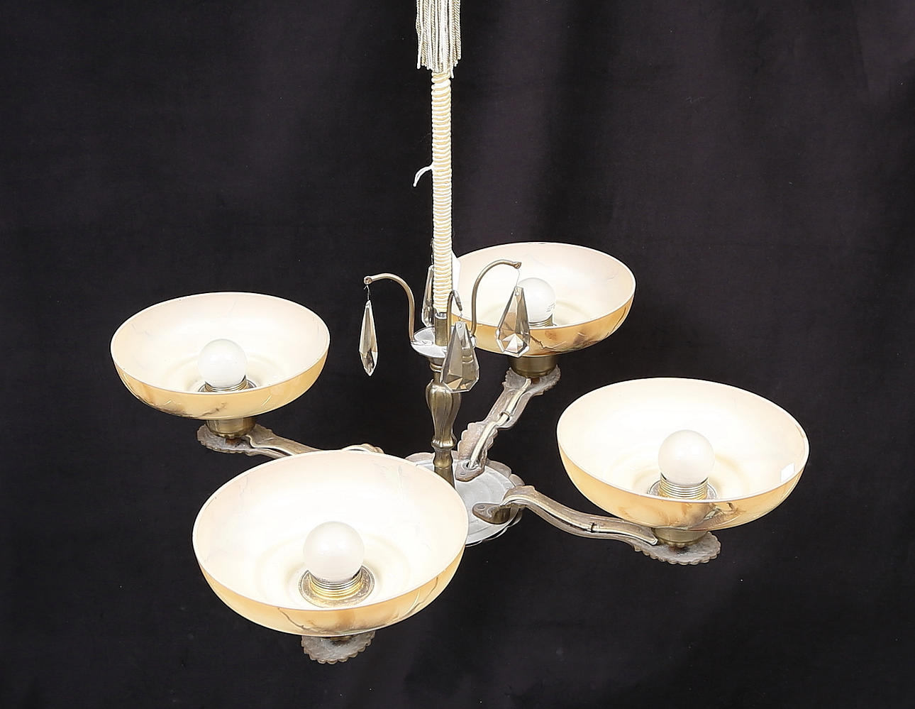 TAKARMATUR med prismor, 1940-tal, Total höjd ca. 90 cm.