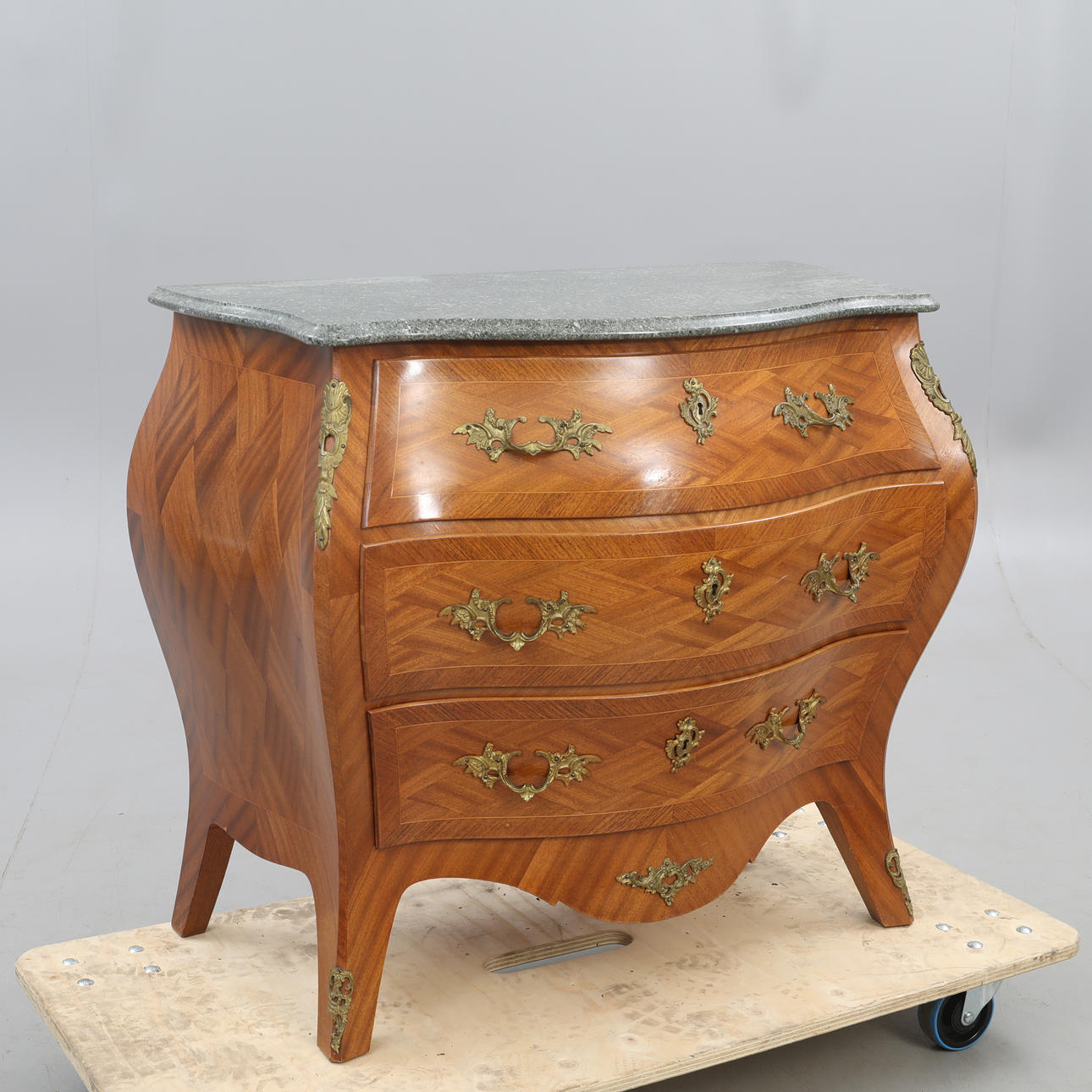 ROKOKO-SKRIVEBORD med marmorplade.