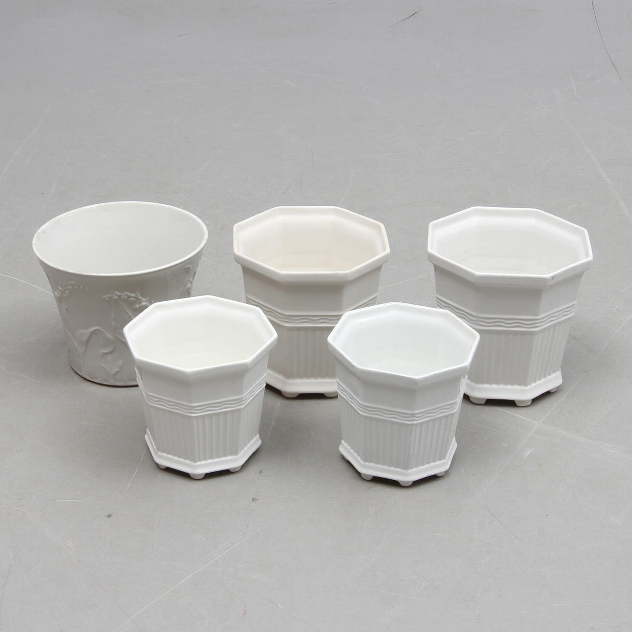 YTTERFODER, 5 st, porslin, Gustavsberg samt Rörstrand.