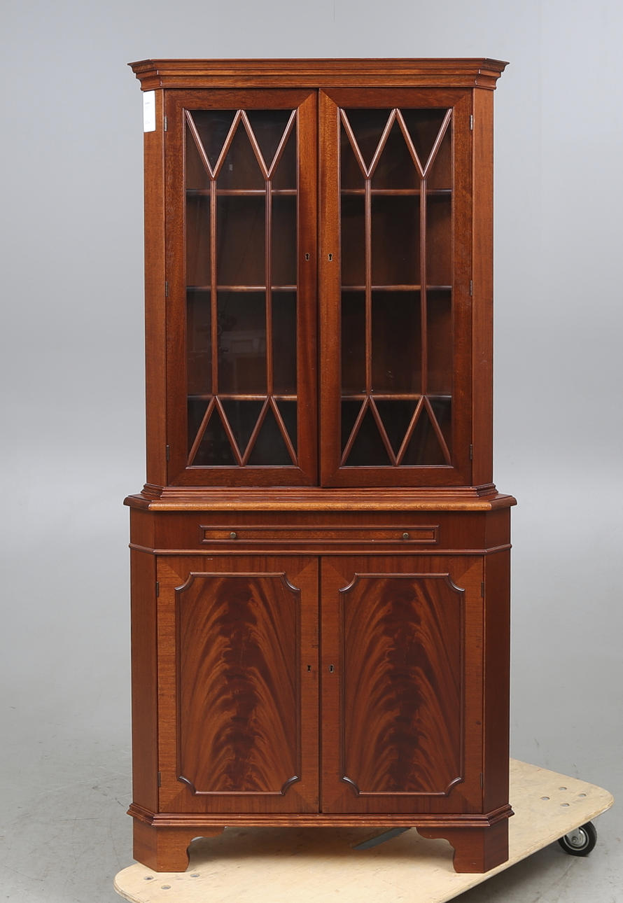 HÖRNSKÅP med VITRIN, 1900-tal.