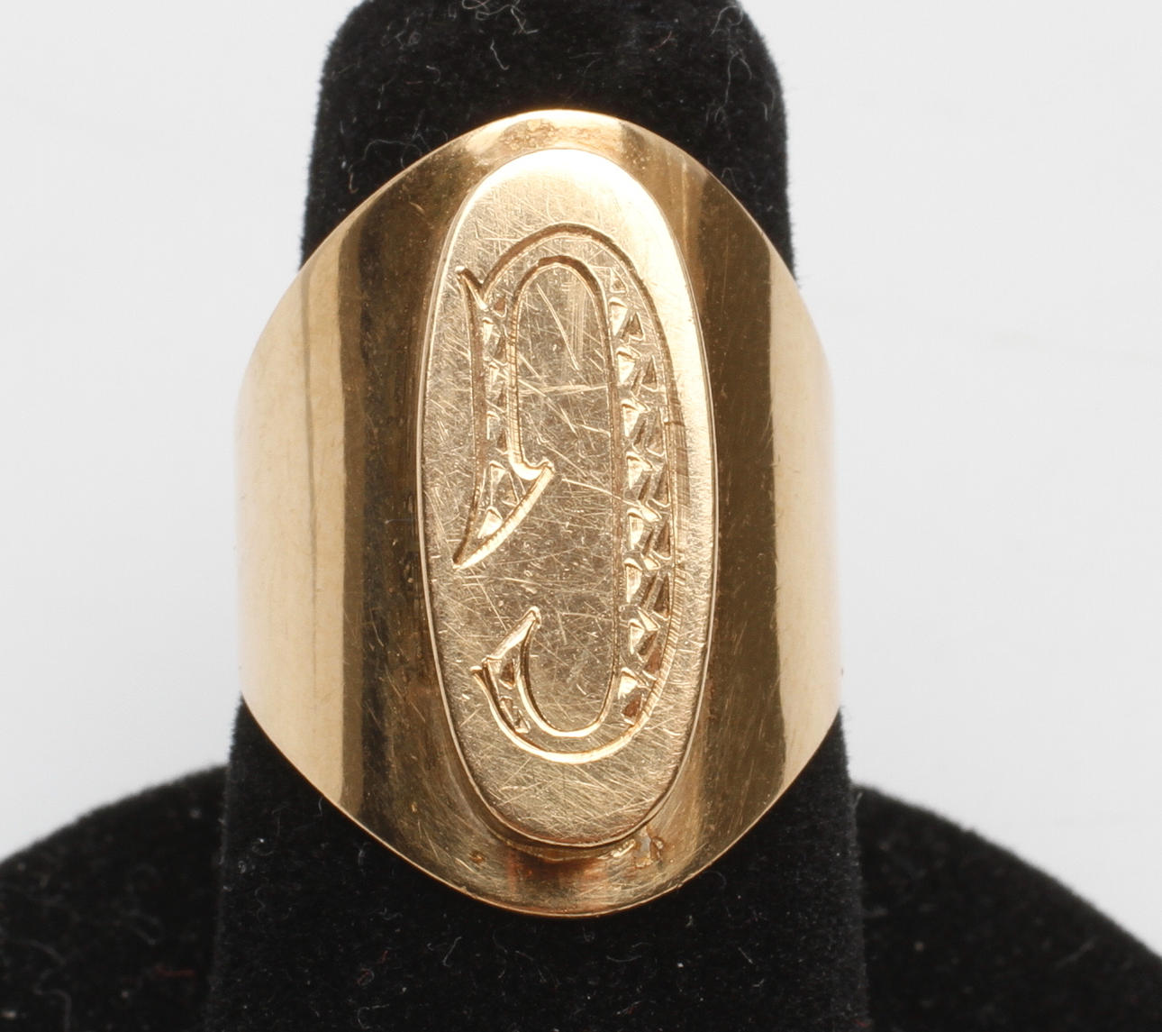 RING, 18k guld, vikt ca 9 gr.