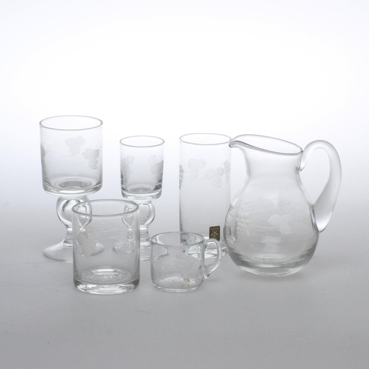 GLASSERVISDELAR, 45 delar, glas, 1900-tal.