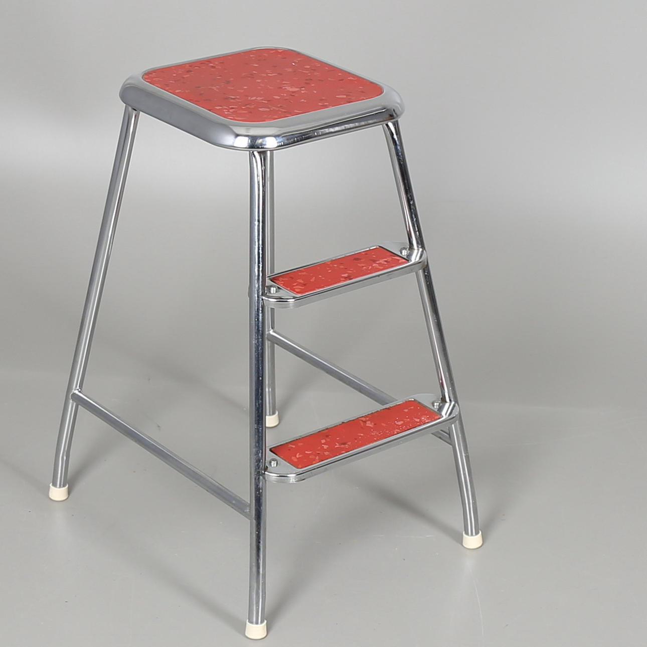 STEGPALL, AWAB, 1900-talets första hälft.