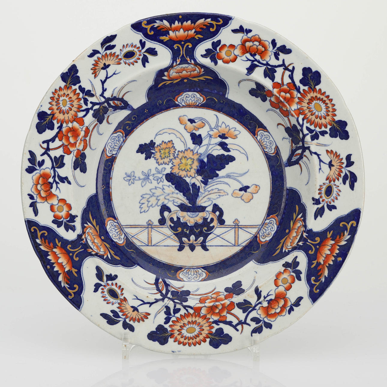 DEEP PLATE, Imari decor, England, circa 1900.