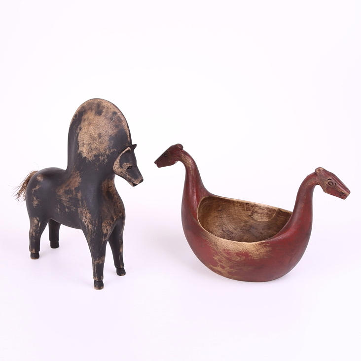 ÖLHÖNA + TELEMARKSHÄST: träfigurer, Norge, 2000-tal.