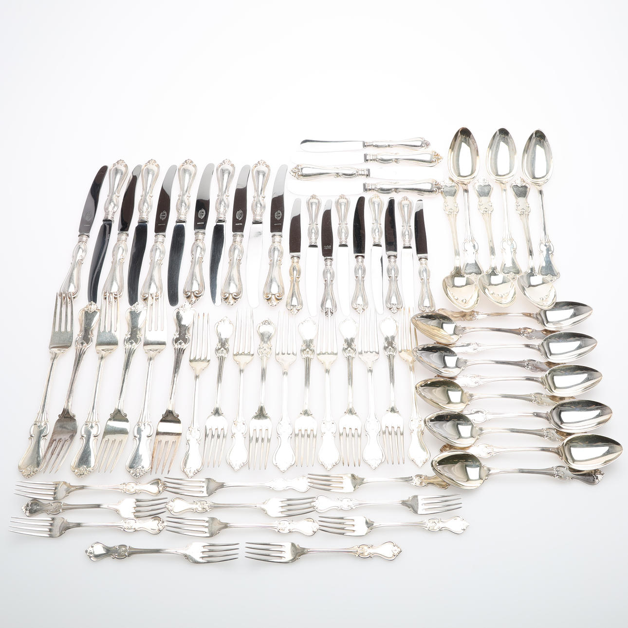BESTICK 68 delar modell Olga silver.