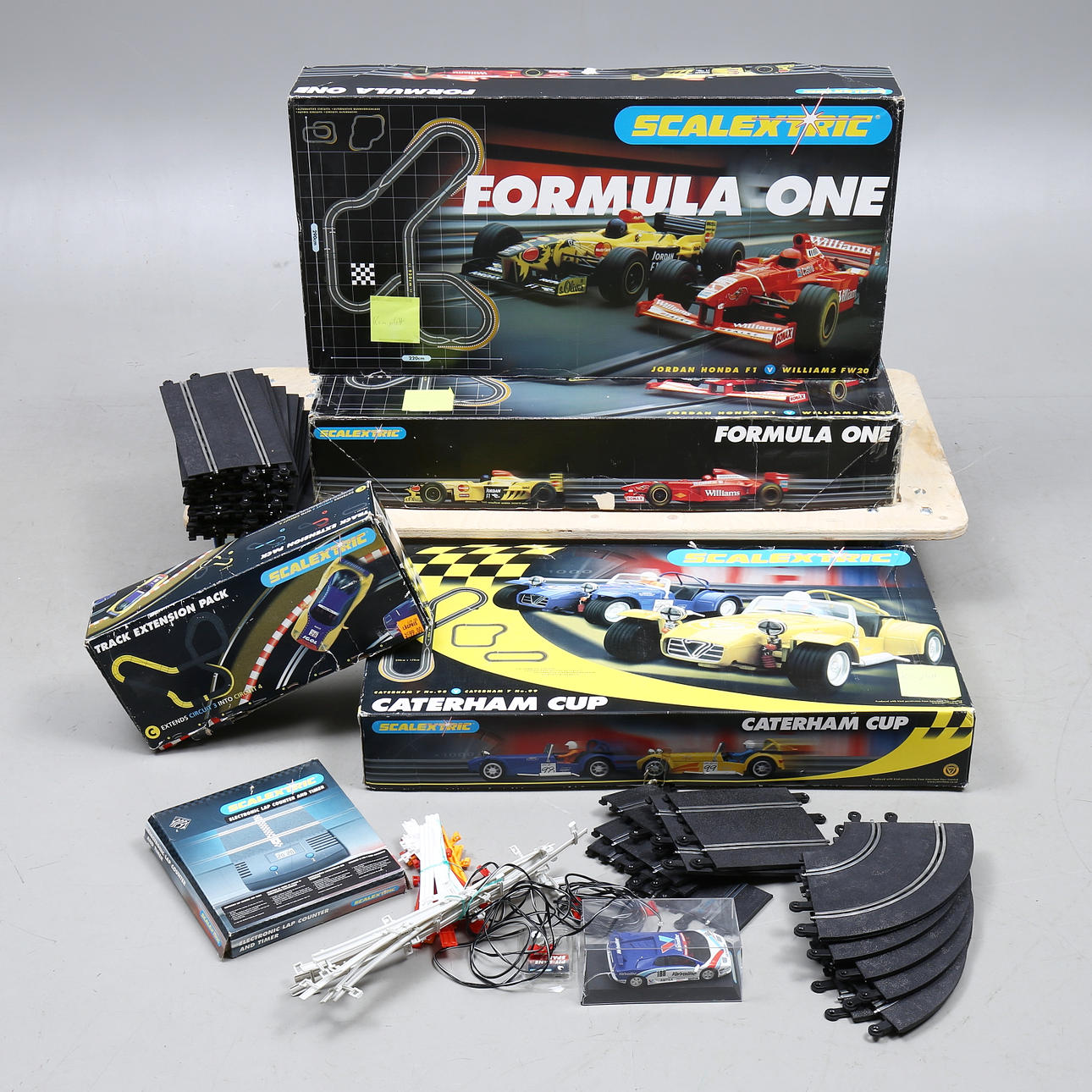 CARRILES SCALEXTRIC, 3 uds, con ACCESORIOS.