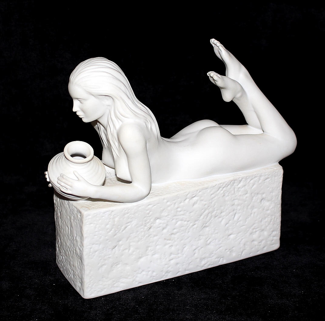 FIGURIN , porslin, Christel Marrot AQUARIUS, Royal Copenhagen.