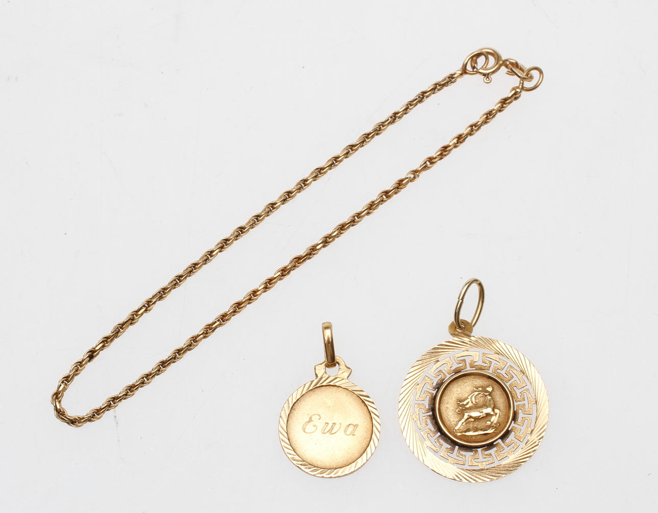 ARMKEDJA samt 2 st HÄNGEN, 18k guld, vikt ca 6,6 gr.