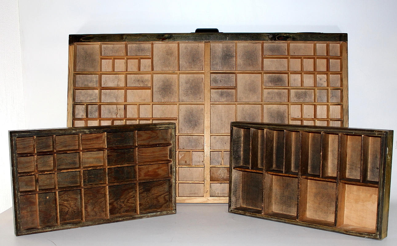 HYLLOR, kast, trä, 3 st.