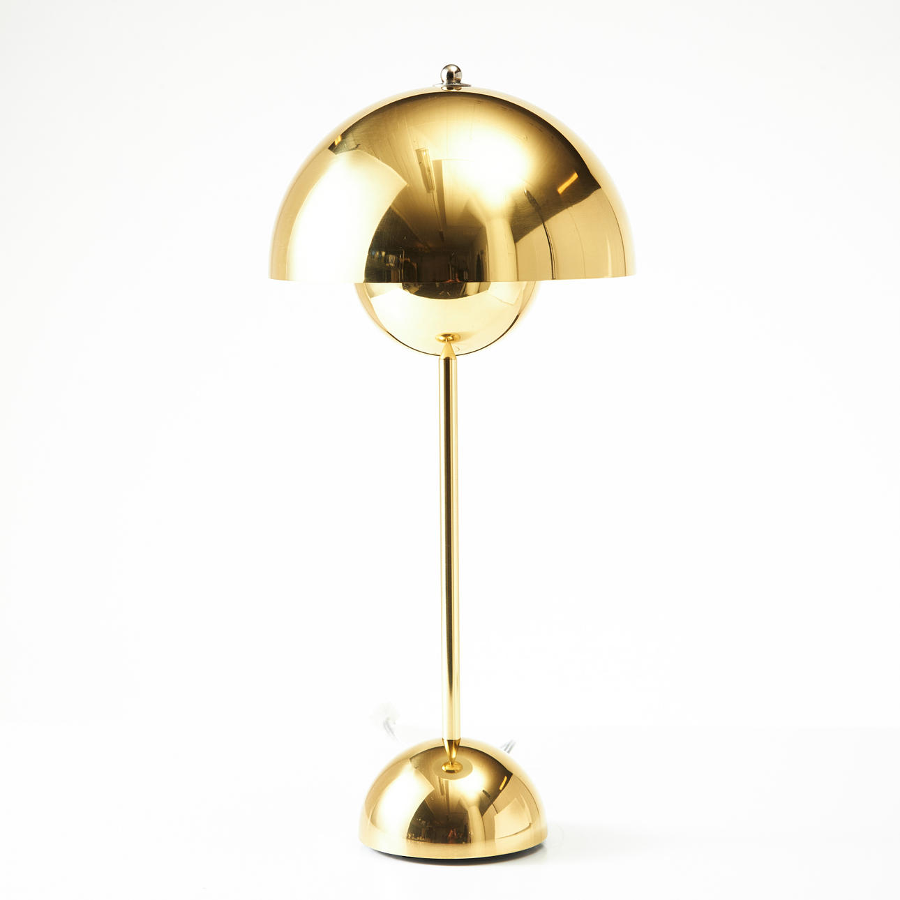 VERNER PANTON, ''Flowerpot'' bordlampe, til &Tradition, messing.