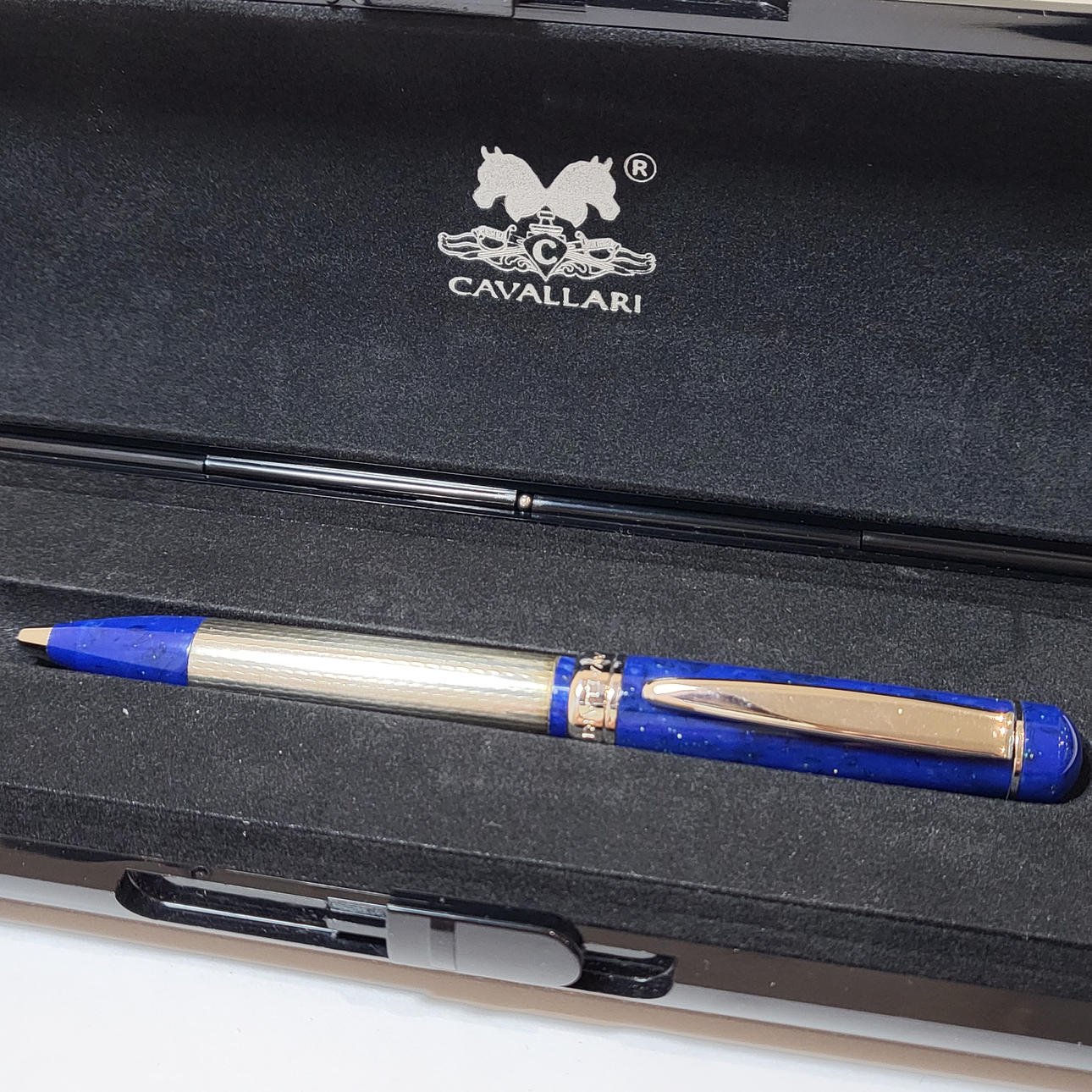 CAVALLARI PENNA I SILVER OCH BLÅ LACK.
