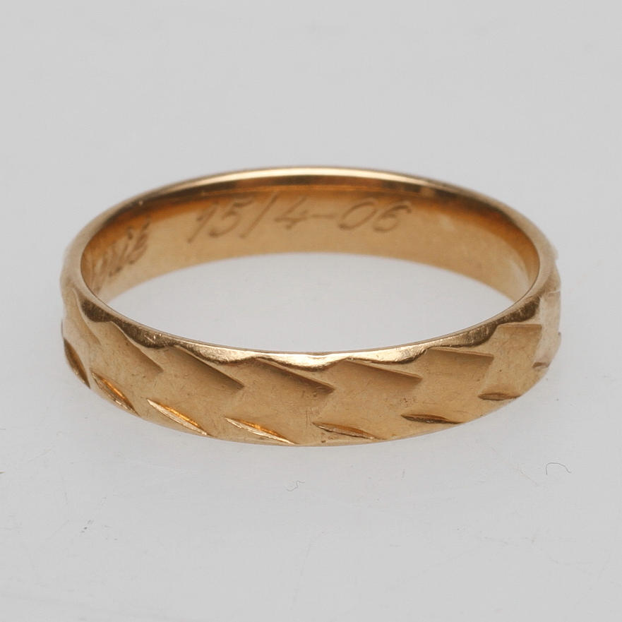RING, 18k guld, vikt ca 3,5 gr.