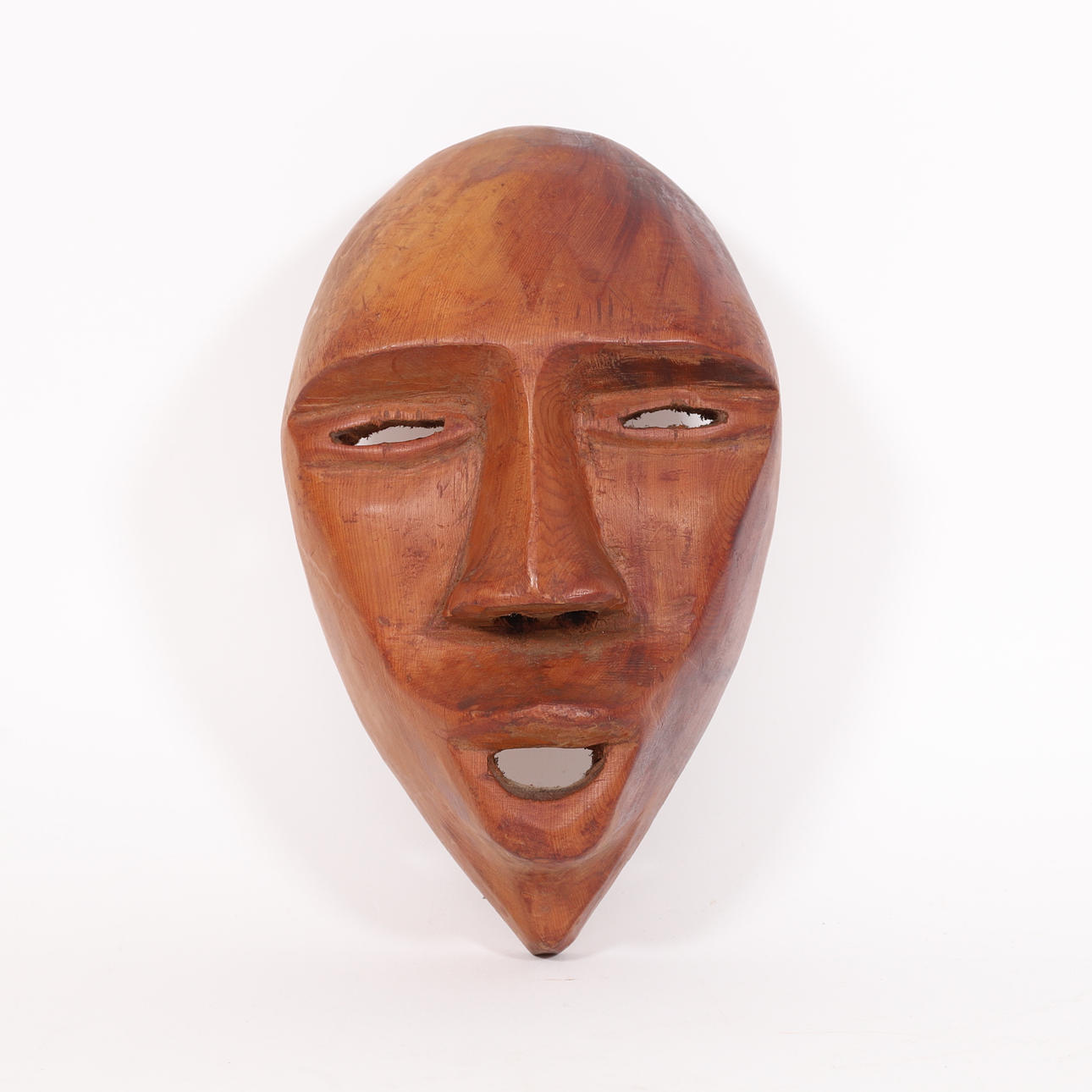 MÁSCARA AFRICANA EN MADERA TALLADA.