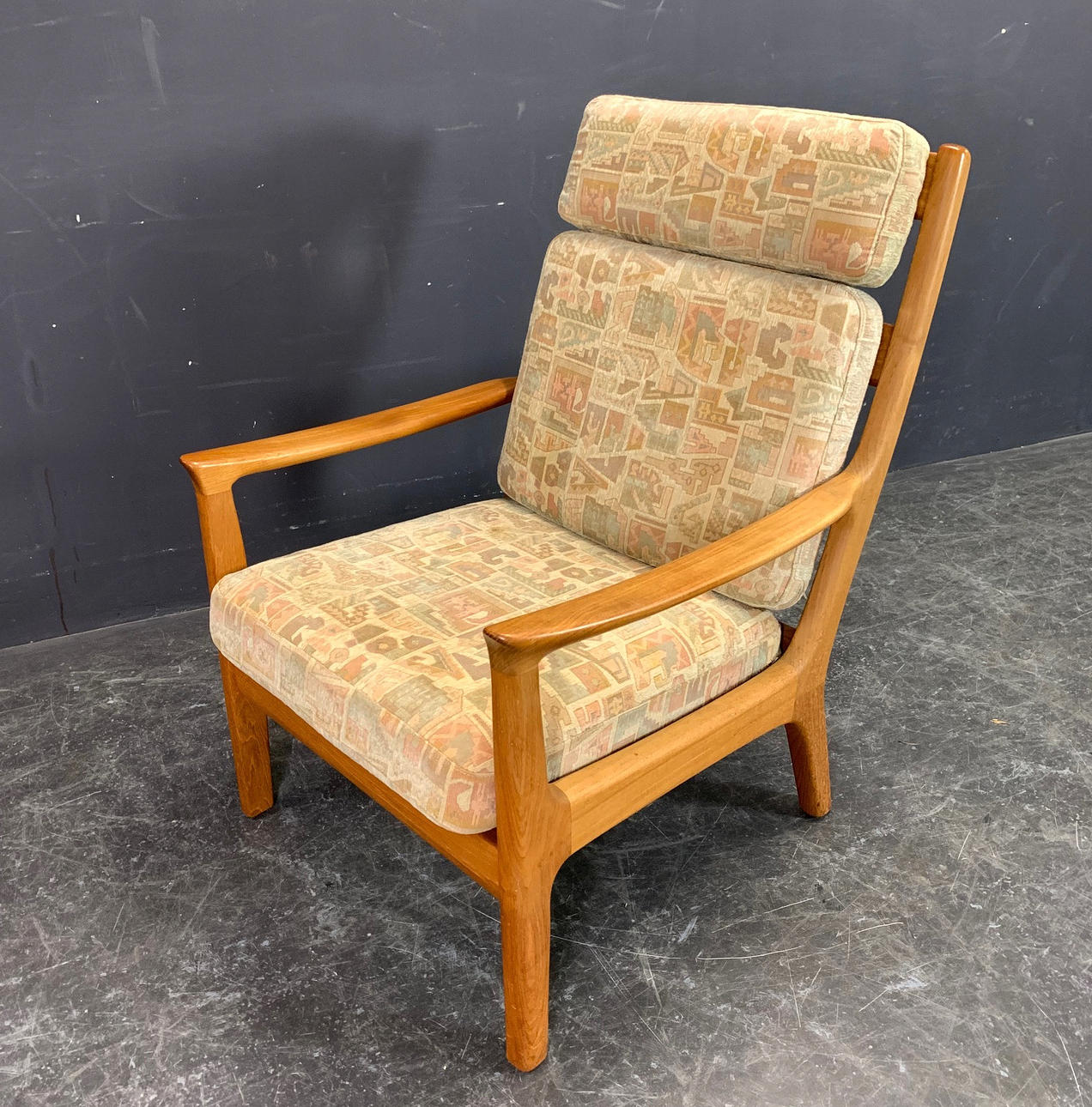 JUUL KRISTENSEN. TUOLI.