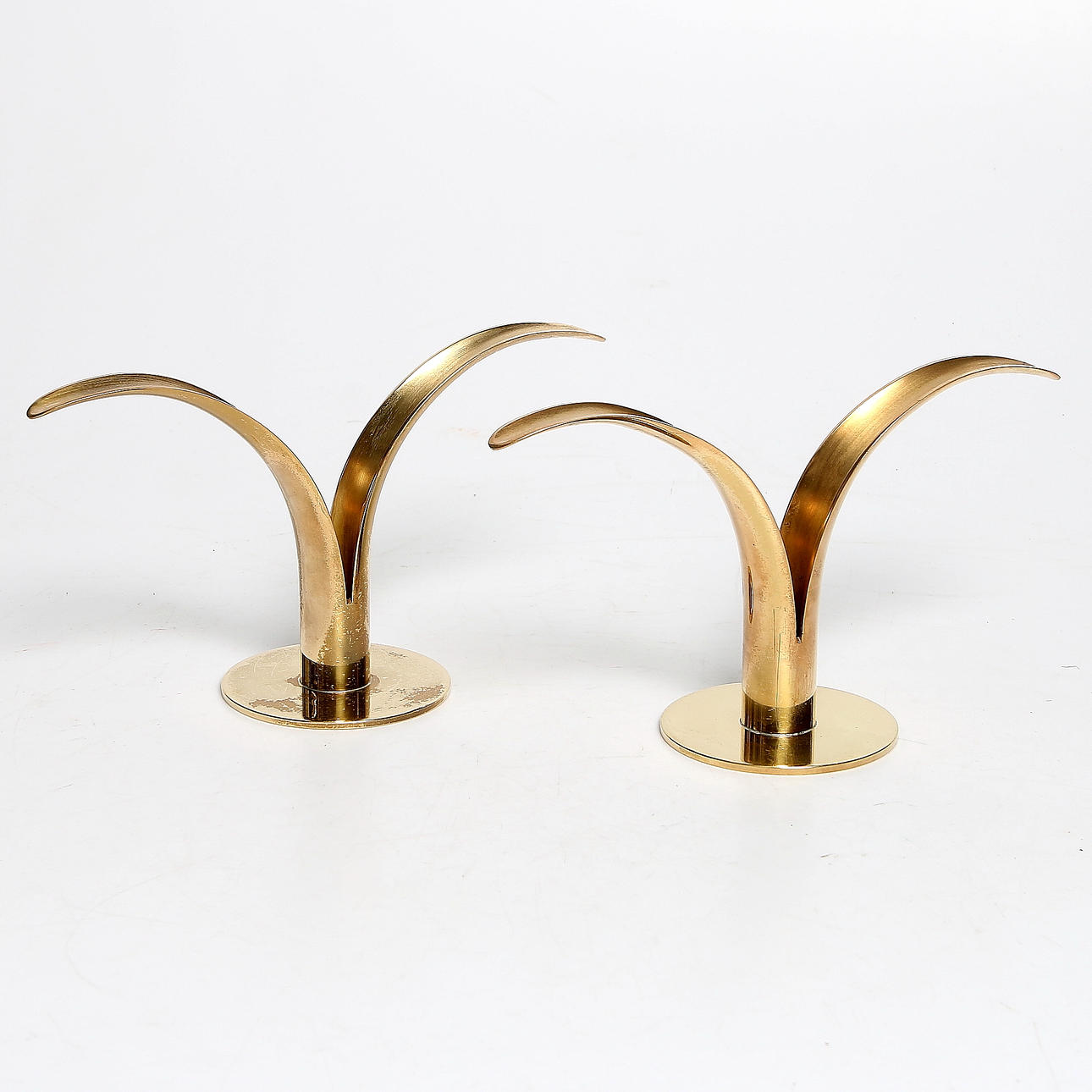 LJUSSTAKAR, ett par, "Liljan", Ivar Åhlenius Björk, Ystad Metall.