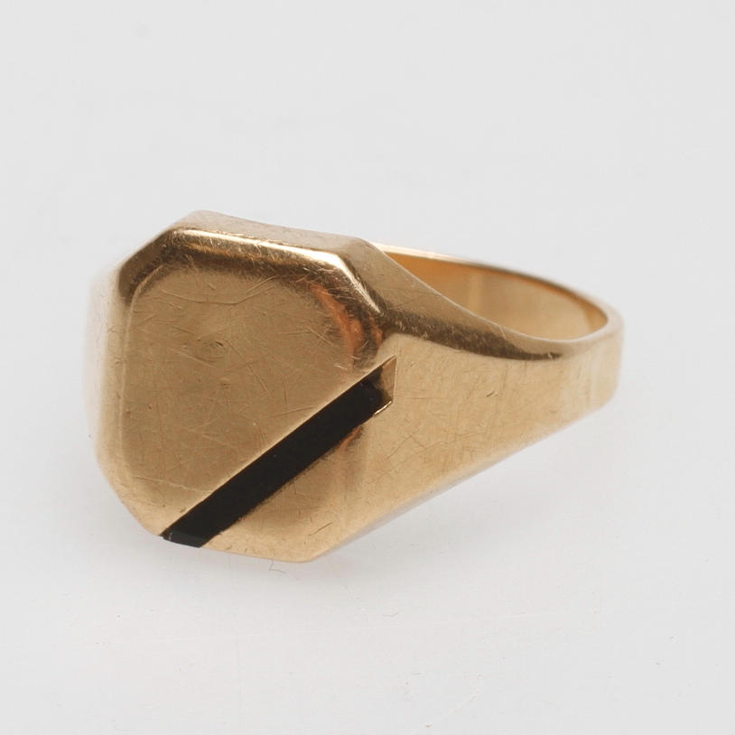 KLACKRING, 18k guld, vikt ca 4 gr.