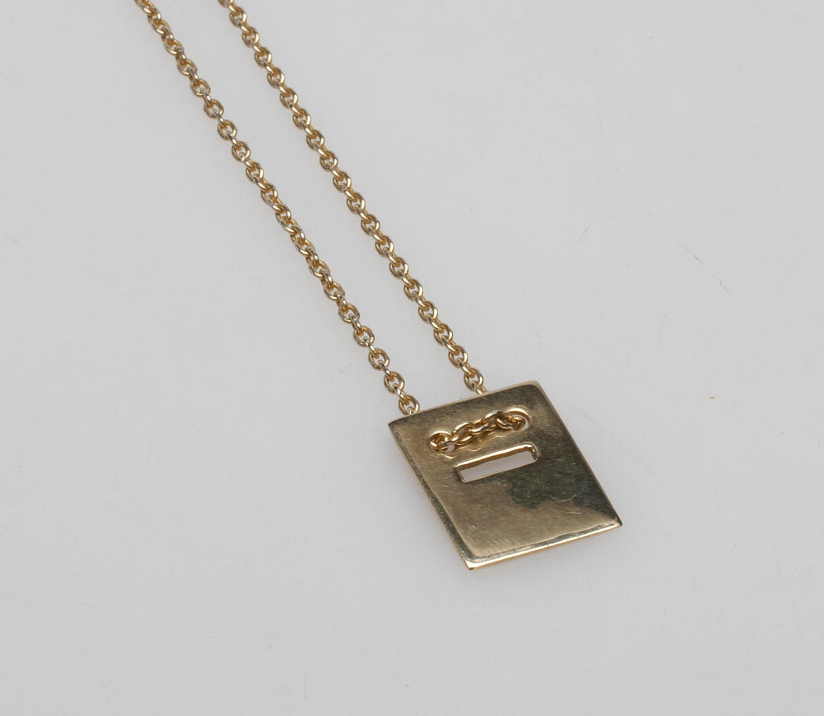 HALSKEDJA samt HÄNGE, 14-18k guld, vikt ca 7,9 gr.