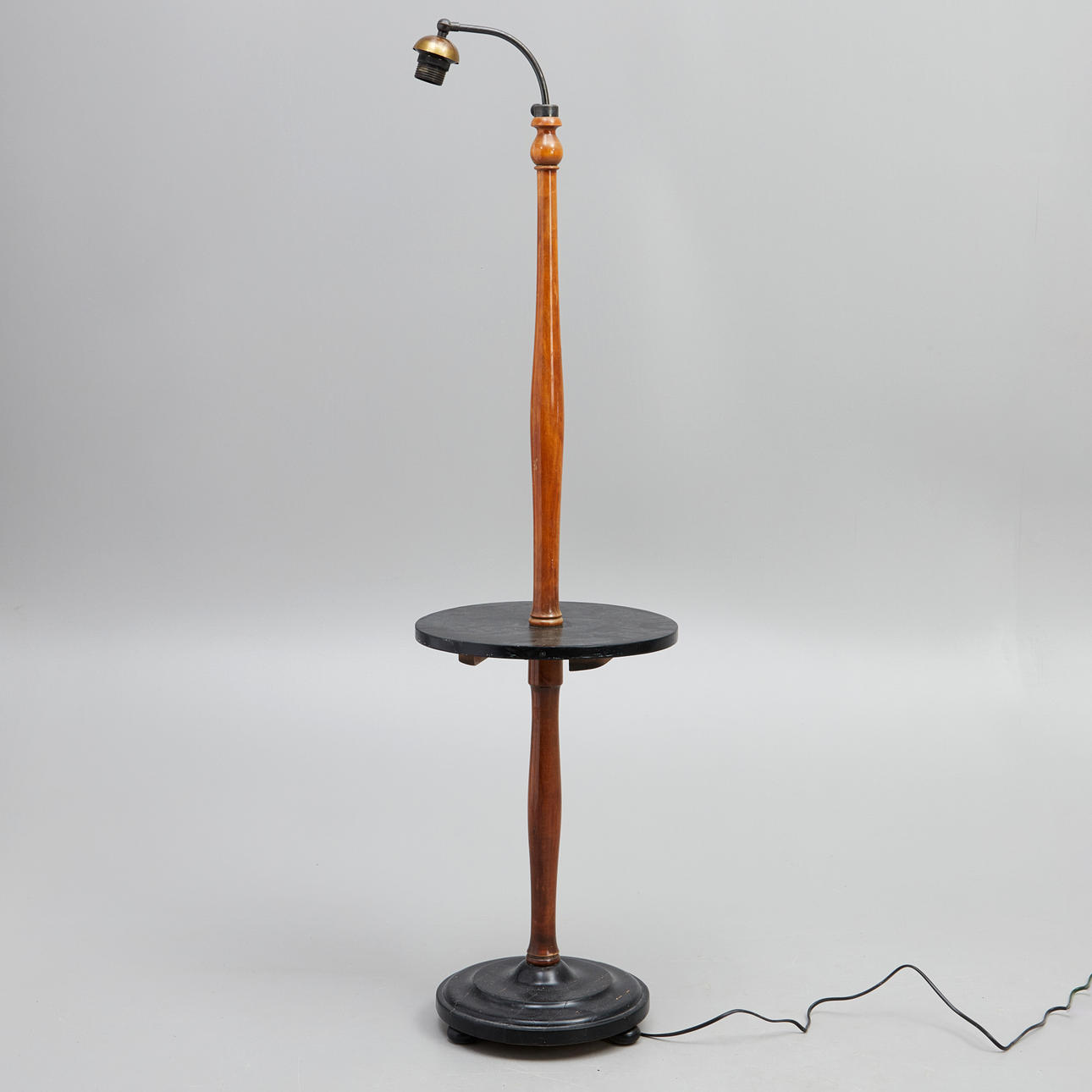 FLOOR LAMP with table top, adjustable cover 135-155cm.