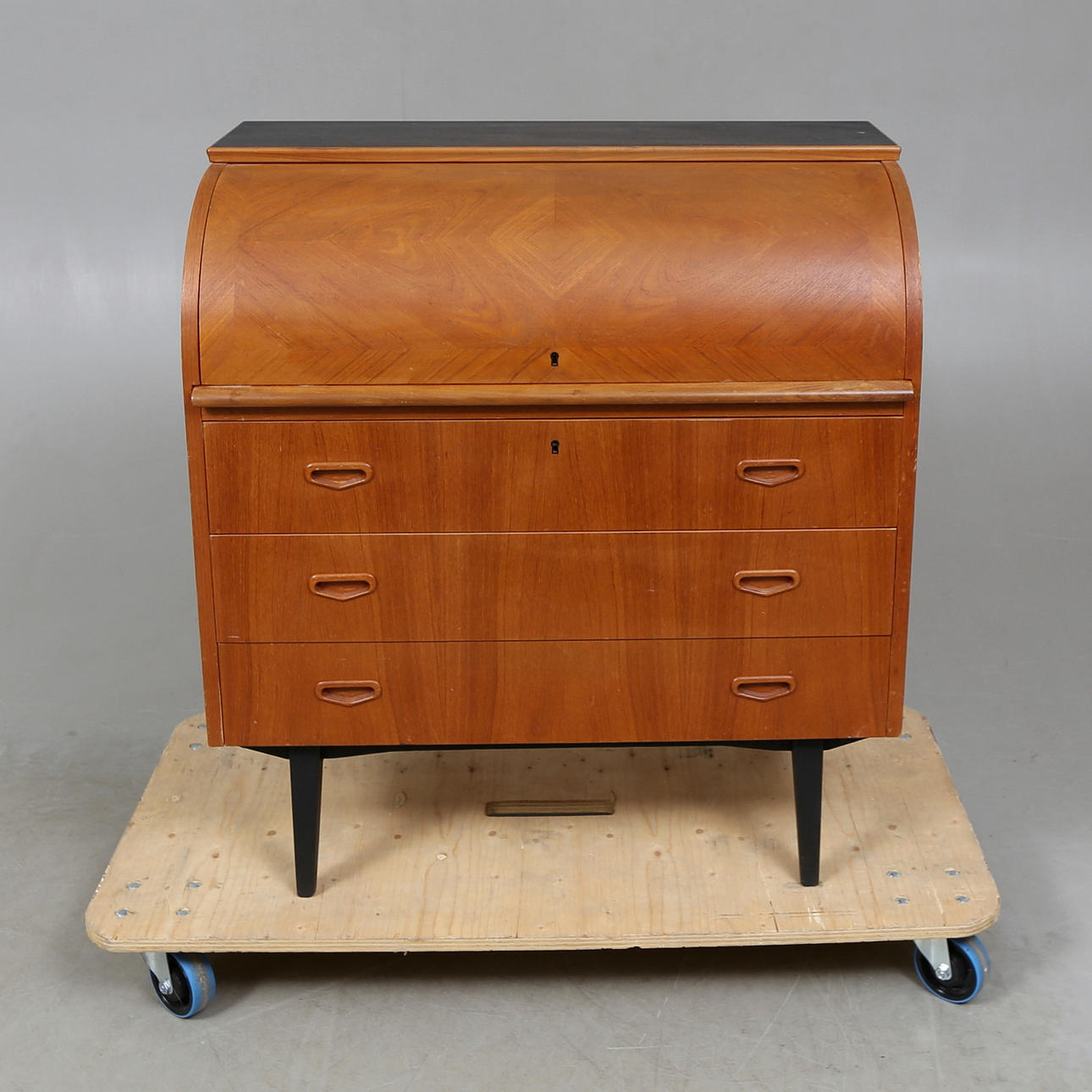 SECRETARY, 1950s / 60s.